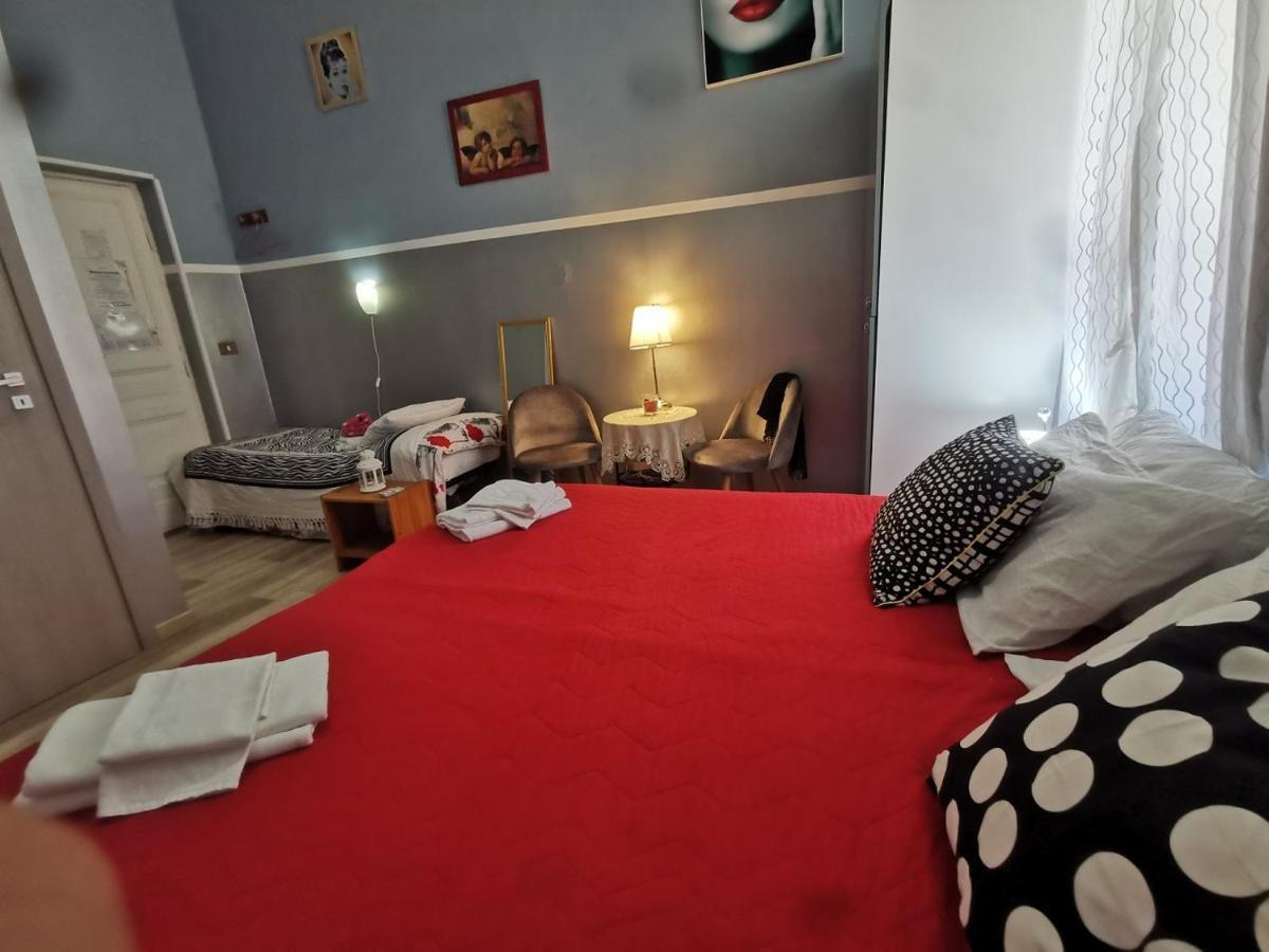 Român Holidays Extérieur photo